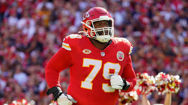 Kansas City Chiefs offensive tackle Donovan Smith (79) 